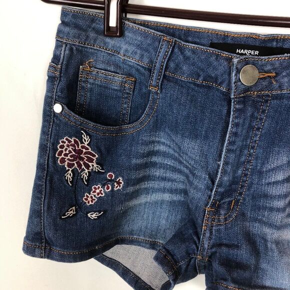 Harper Floral Embroidered Shorts - Picture 3 of 6